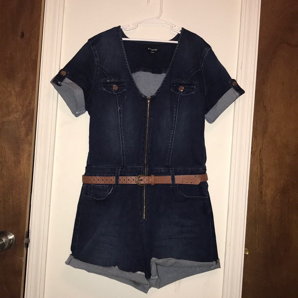 🎈Jean Romper that stretches 🎈